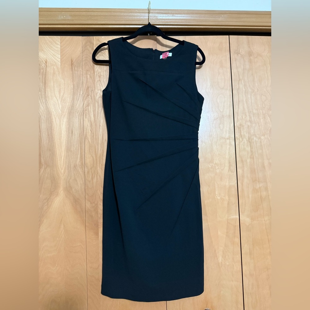 Calvin Klein - Elegant Black Sleeveless Dress